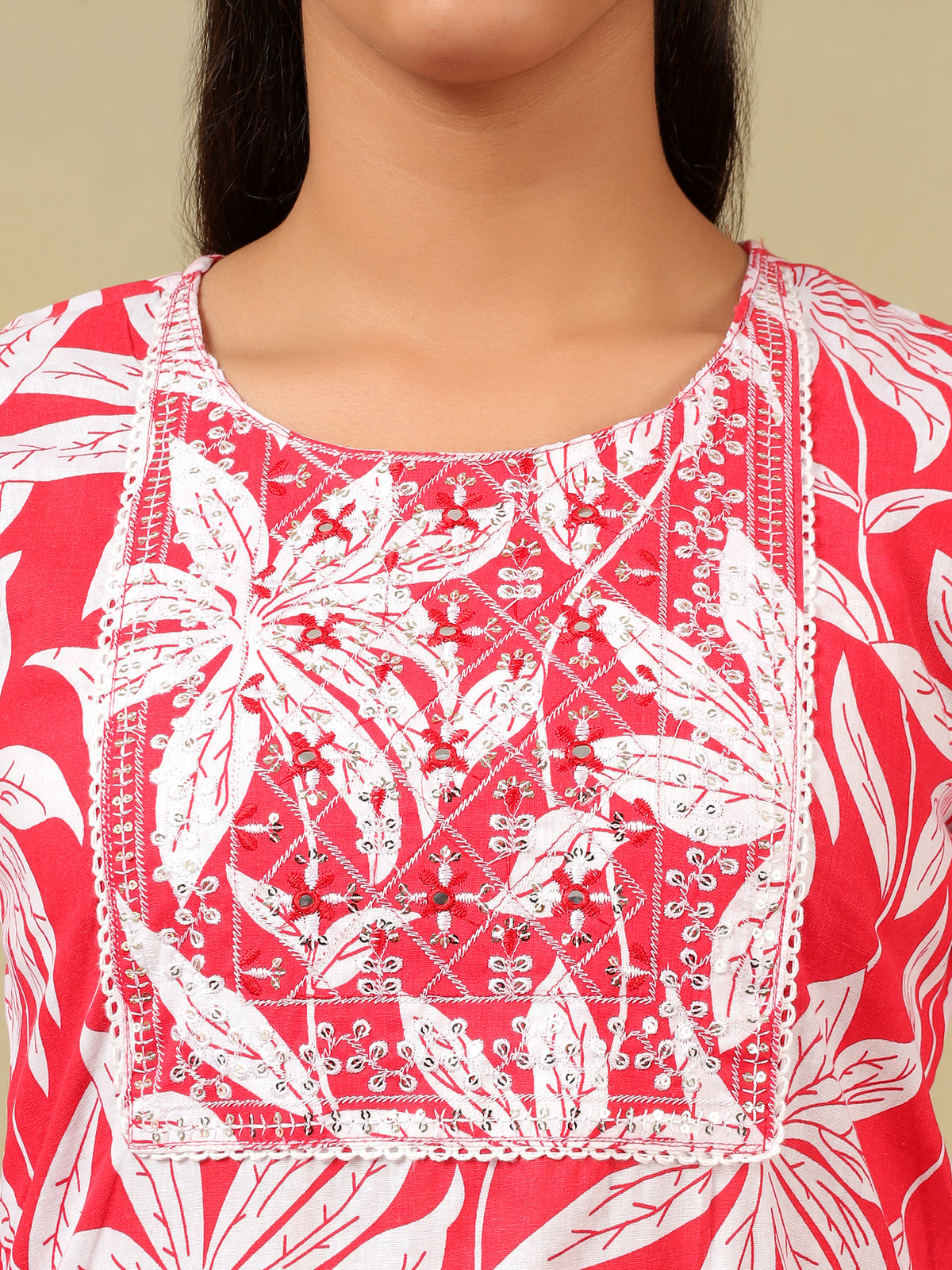 Saanjh Lily Floral Motif Kurta Set