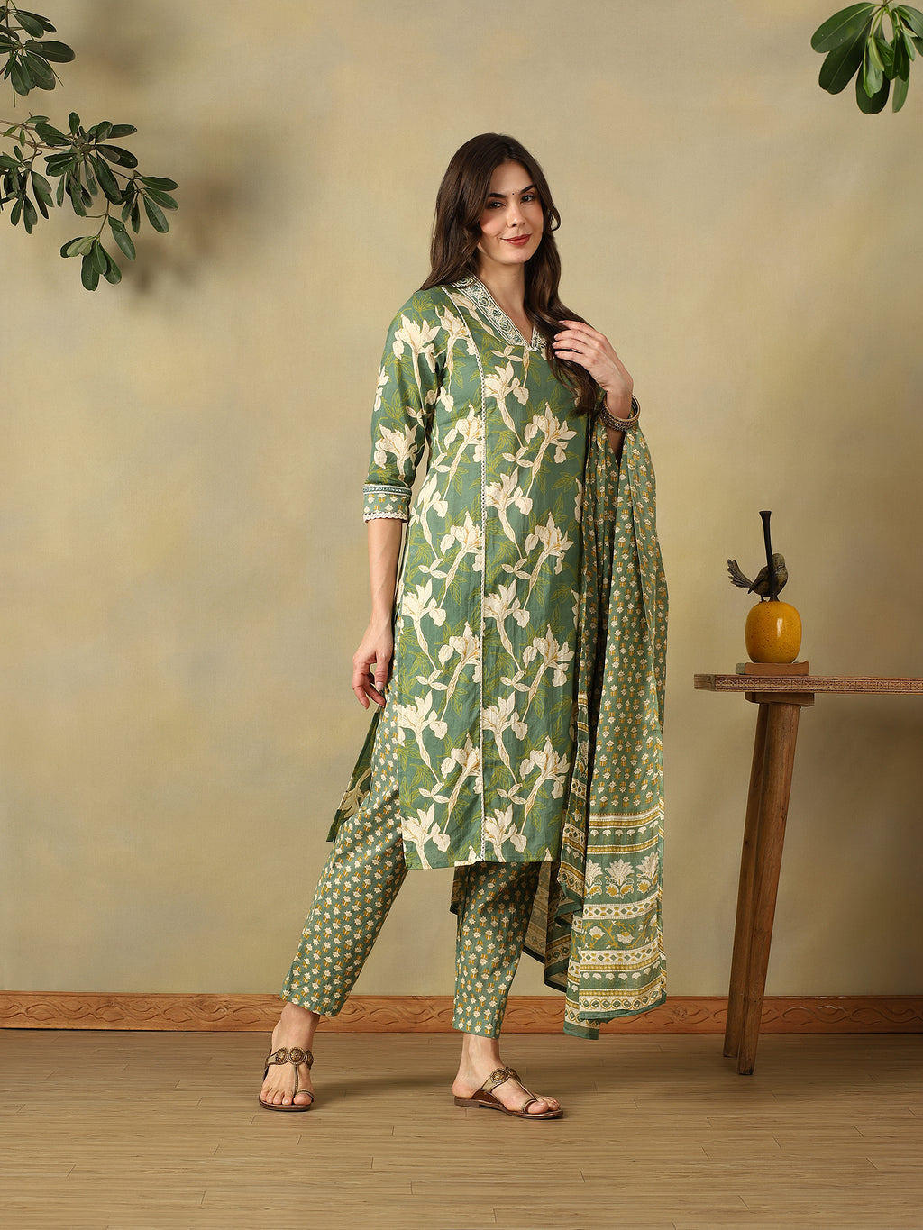 Mamicha Green Ethnic Set