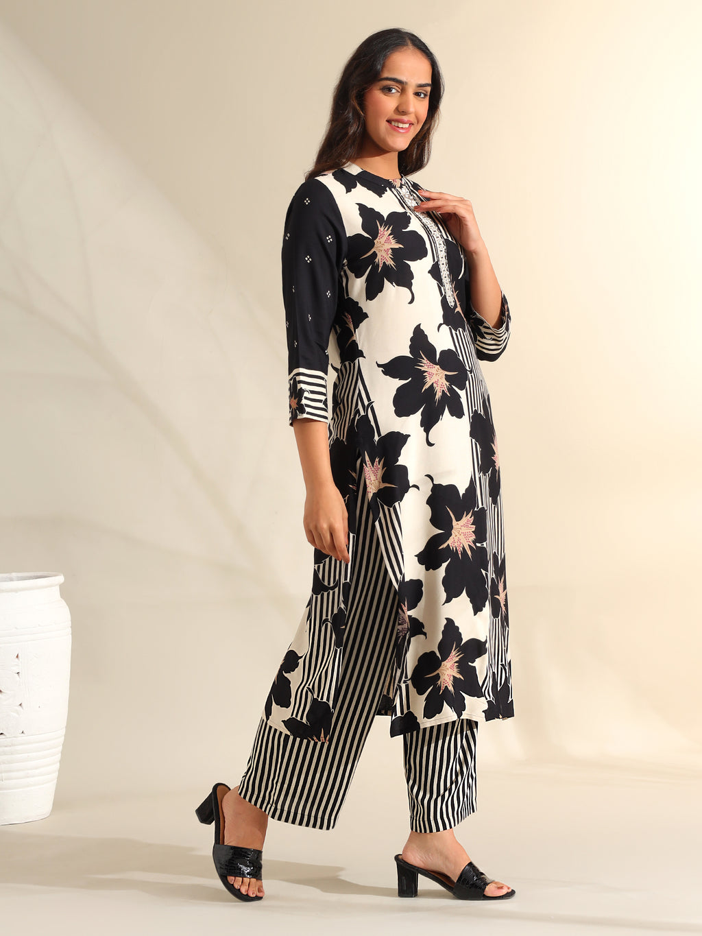 Tara Midnight Bloom Kurta Set