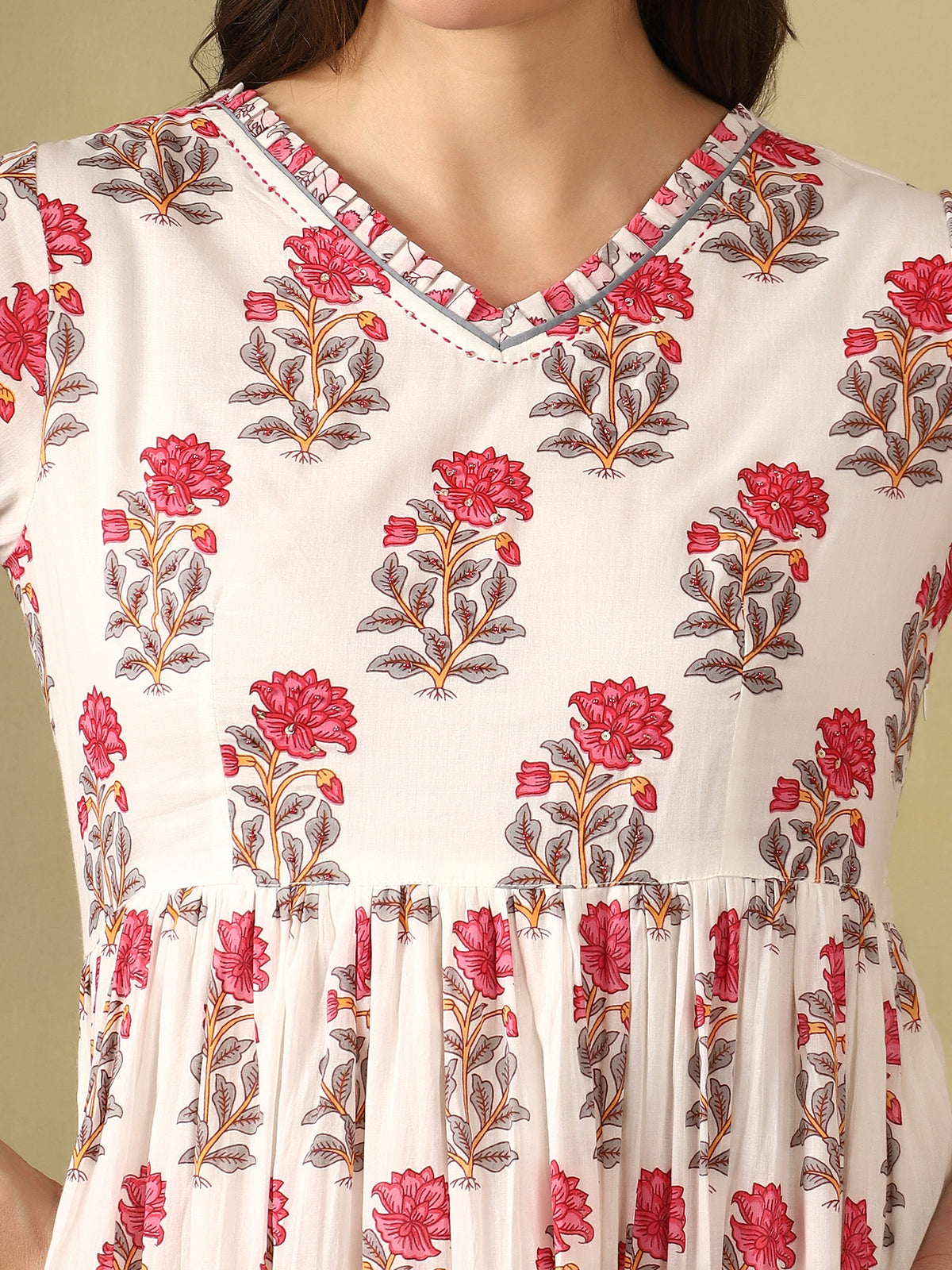 Mamicha white Gown