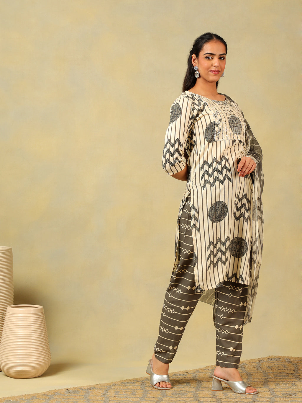 Saanvi Monochrome Geometric Block Print Suit Set